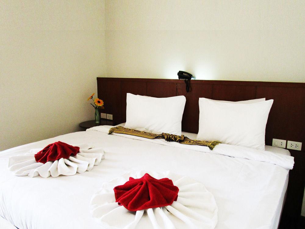 The Son Patong Beach Exterior photo